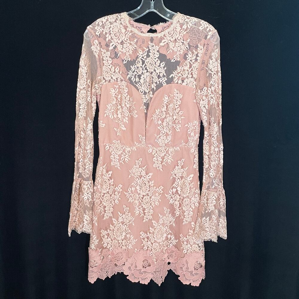Saylor x Revolve Leondra Dress Lace Peachy Pink Long Sleeve Mini Sheer Scallop M - Picture 2 of 7